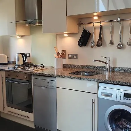 6 Porth Sands Newquay Cornwall Luxury With Sea Views Apartment *