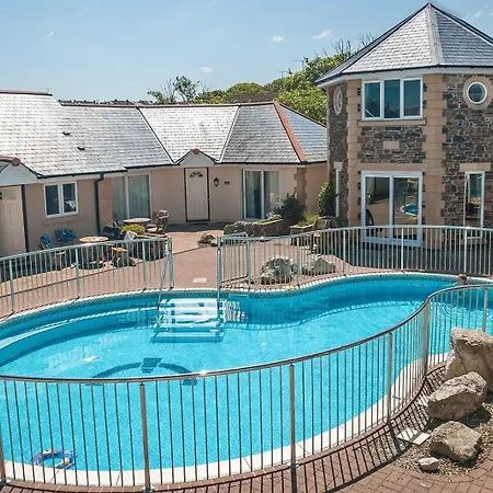 Apartment 6 Porth Sands Newquay Cornwall Luxury With Sea Views *